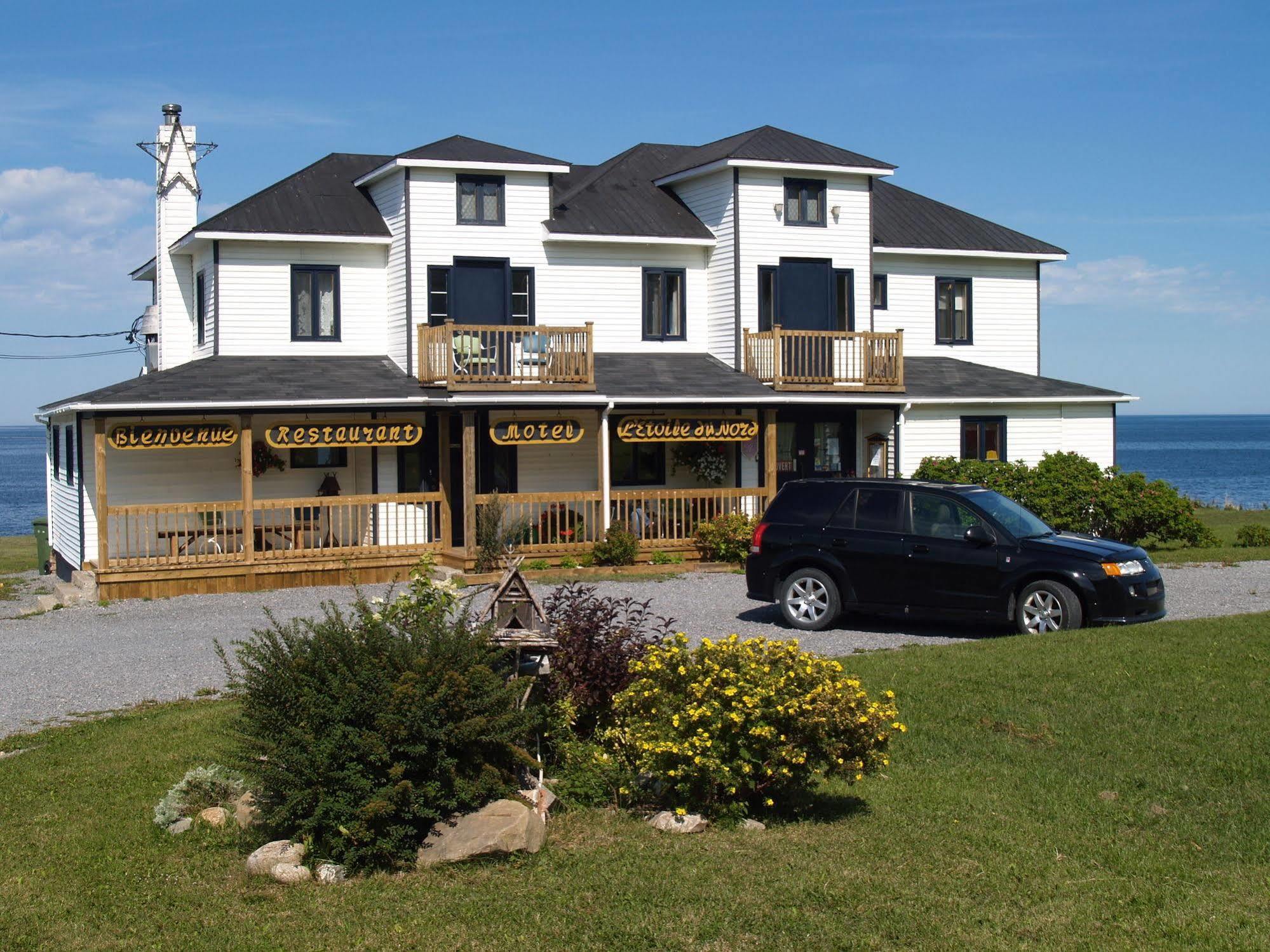 Restaurant-Motel L'Etoile Du Nord Pointe a la Fregate Exterior photo